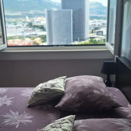 Step 2 Sky Apartment Split