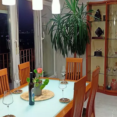 Step 2 Sky Apartment